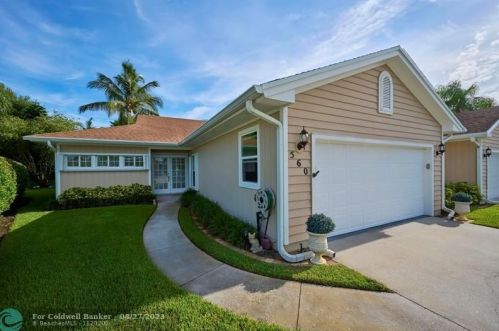 560 Pointe Ct, Vero Beach, FL 32962-5596