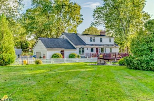 1751 Circle Dr, Martinsville NJ  08836-2148 exterior