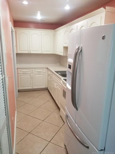 6957 7th Ave, Hialeah FL  33014-4872 exterior