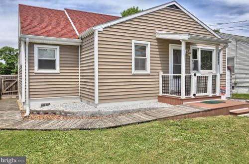 4608 Berkley St, Harrisburg, PA 17109-4403