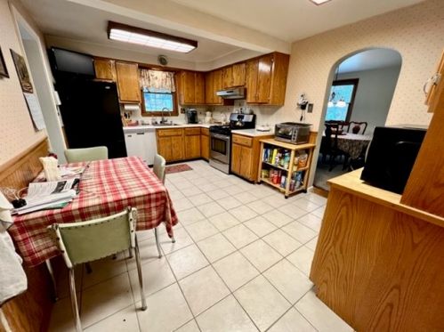 1820 Vollmer Dr, Glenshaw PA  15116-2159 exterior