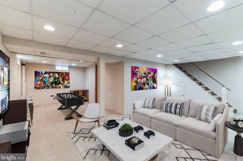 907 Quincy Dr, Yardley PA  19067-2902 exterior