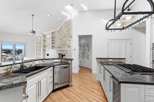 93 Glenmoor Dr, Englewood CO 80113-7117 exterior