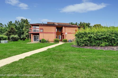 20 Newport Ct, Bricktown NJ  08724-2039 exterior