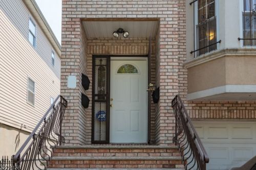 726 13th St, Newark, NJ 07103-1712