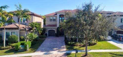 8652 Lewis River Rd, Delray Beach, FL 33446-9597