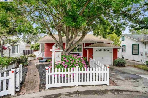 22550 Hennings Ct, Hayward, CA 94541-3026