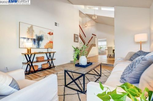 32824 Oakdale Ct, Union City CA  94587-5426 exterior