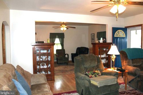 584 Main St, Barneytown PA  17052-9456 exterior