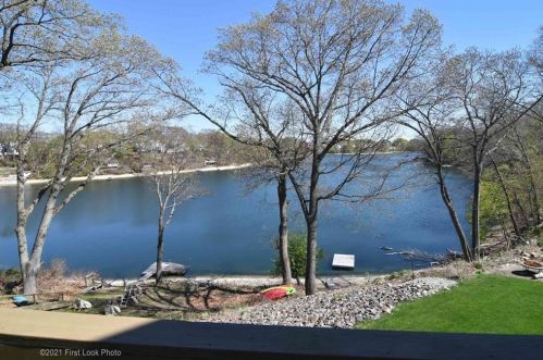 44 Boulevard Ave, Lincoln RI  02865-2108 exterior