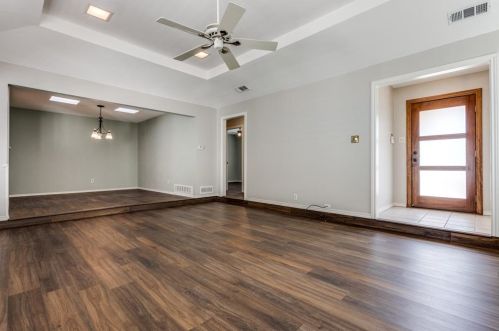 1206 Richland Oaks Dr, Richardson TX  75081-5575 exterior