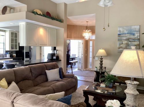 1542 Amherst Dr, Fort Pierce FL  34986-2450 exterior