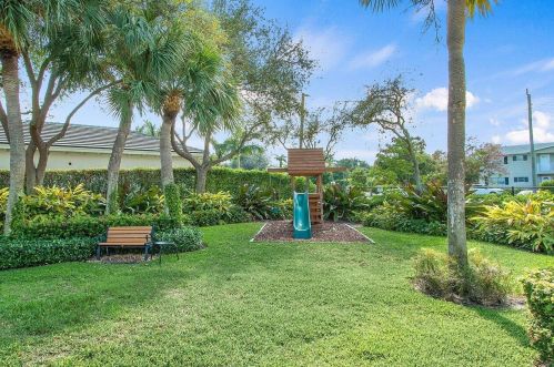 907 Kokomo Key Ln, Delray Beach FL  33483-6030 exterior