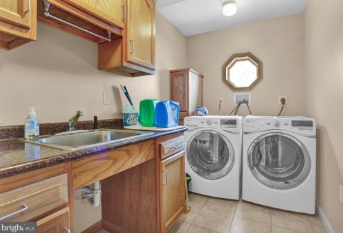 409 Acer Dr, Blandon PA  19510-9553 exterior