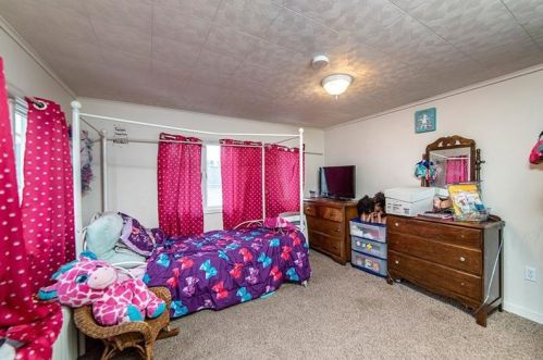 312 Lafferty St, Jeannette PA  15644-1832 exterior