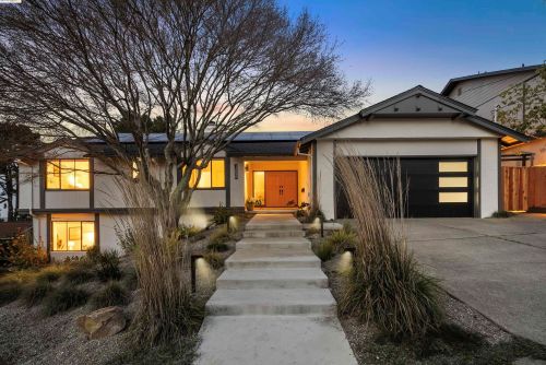 13050 Brookpark Rd, Oakland CA  94619-3504 exterior