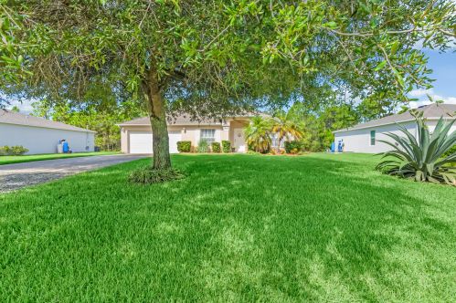 7985 102nd Ave, Vero Beach, FL 32967-2884