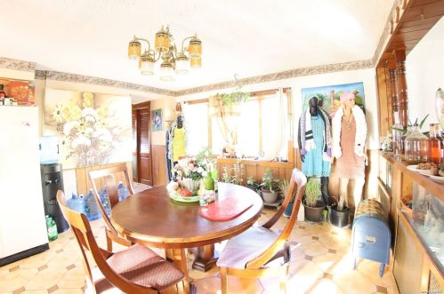 261 Gotham Ave, Floral Park NY  11003-2105 exterior