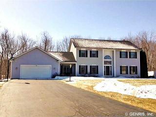 30 Silverknoll Dr, Rochester, NY 14624-5353
