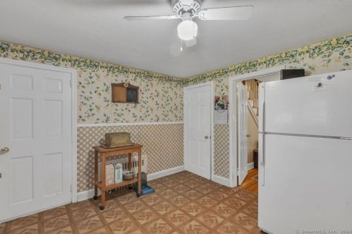 124 Ansonia St, Hartford CT  06106-4002 exterior