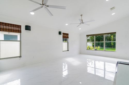 18844 29th Ct, Hollywood FL  33029-2403 exterior