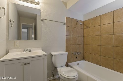 6633 Mary Dr, Tucson AZ  85730-1650 exterior