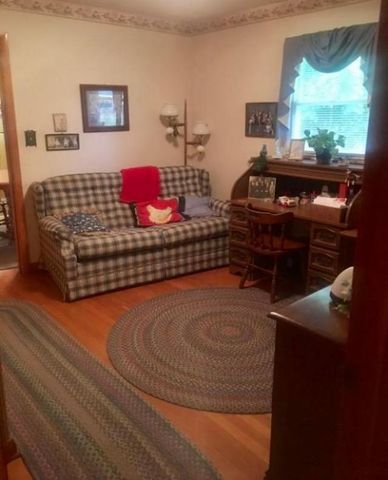 117 Canal Rd, Frazeysburg, OH 43822-9797