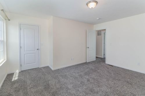 935 Shadowridge Dr, Covington KY  41018-4050 exterior