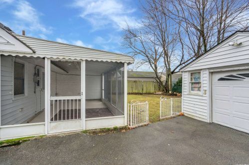 913 Merillon Ave, Westbury NY  11590-6112 exterior