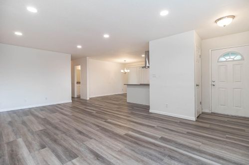 2485 Hampton Way, Turlock CA  95382-0733 exterior