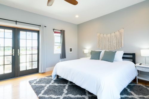 1558 Burton St, San Diego CA 92111-7044 exterior