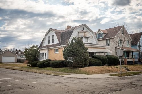 629 Baldwin Ave, Hermitage, PA 16146-2645