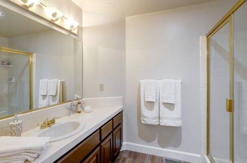 10000 Walter Welsher Ct, Gilroy CA  95020-9704 exterior