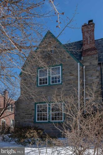 522 Allens Ln, Philadelphia, PA 19119-1105