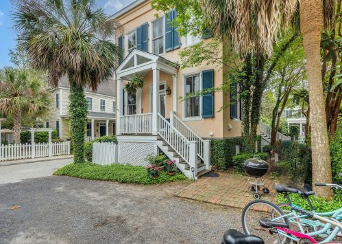 75 Sowell St, Mount Pleasant SC  29464-2660 exterior