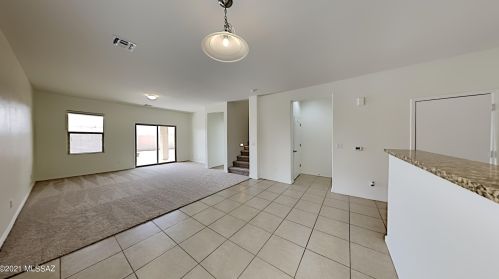 7679 Tight Line Dr, Tucson, AZ 85757-1619