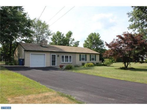 5960 Anne Dr, Pipersville, PA 18947-1011