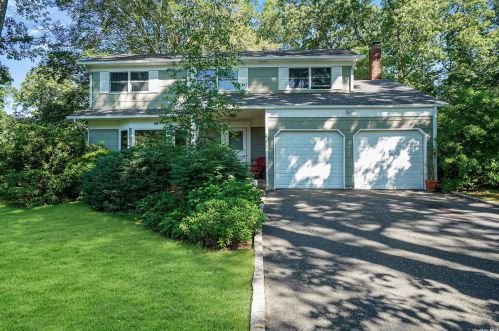 58 Liso Dr, Mount Sinai NY  11766-1917 exterior