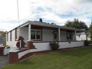 8234 Bridgetown Rd, Cleves, OH 45002-1377