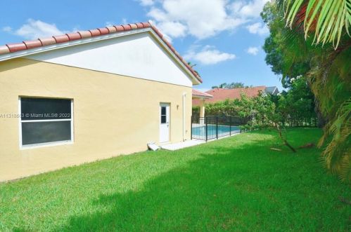 19250 Cloister Lake Ln, Boca Raton, FL 33498-4856