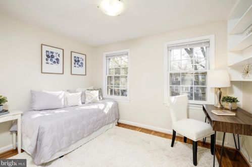 904 25th St, Washington DC 20037-2102 exterior