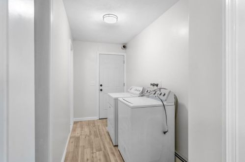 5 Baldwin Dr, Providence RI  02919-1512 exterior