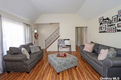 323 Herbert Pl, Bethpage NY  11714-4713 exterior