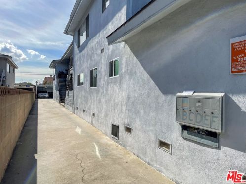 4018 133 St, Hawthorne CA  90250-5913 exterior