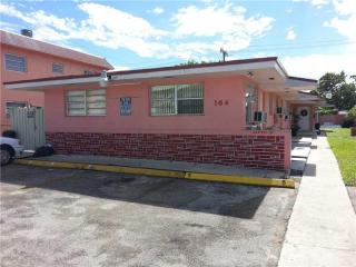 164 11th St, Hialeah, FL 33010-4136