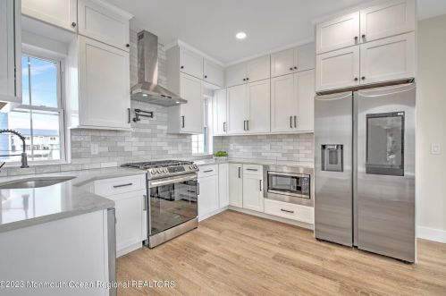 1217 Niihau Dr, Lacey NJ  08731-4702 exterior