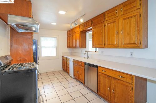 2322 Olinda Ct, Pinole CA  exterior