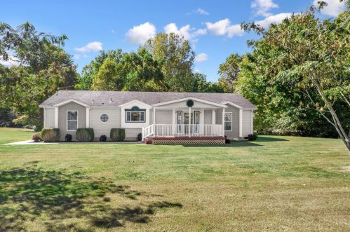 1568 Lenroot Rd, Mount Olive, OH 45106-8453