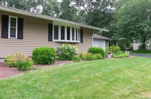 143 Pattonwood Dr, Southington, CT 06489-1632