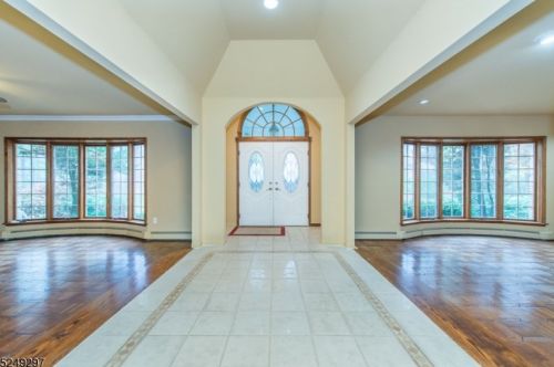 5 Round Hill Ter, Kinnelon NJ  07405-3217 exterior